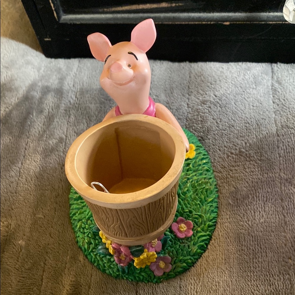 Adorable Piglet paper clip holder